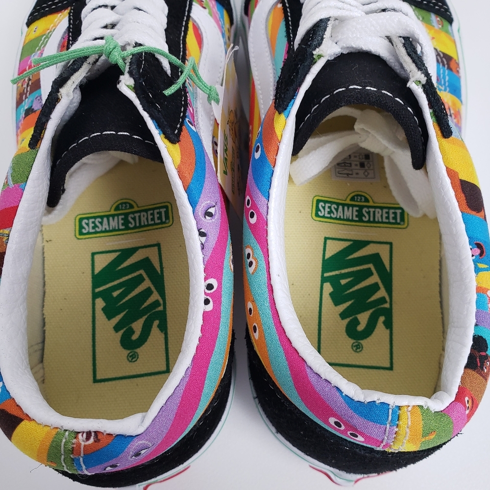 Vans x Sesame Street Old Skool Sneakers LE Rainbow Stripes 6.5 Women (5 Men) - Picture 10 of 13